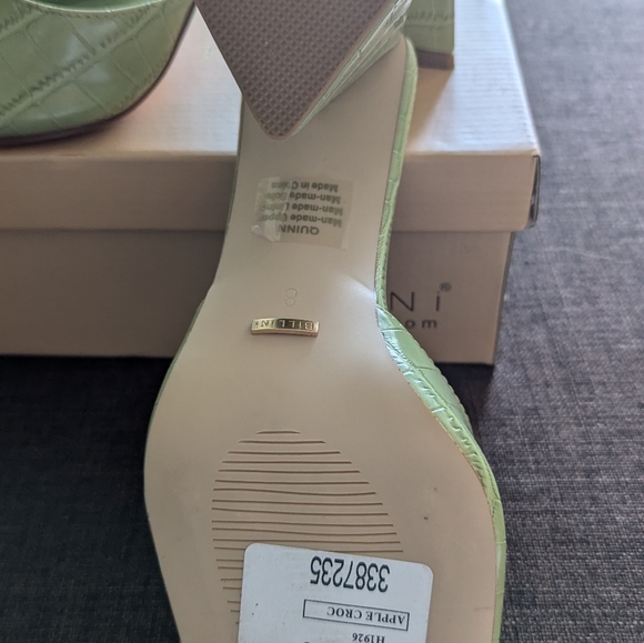 Billini light green summer sandals with triangle hilll - Picture 4 of 5